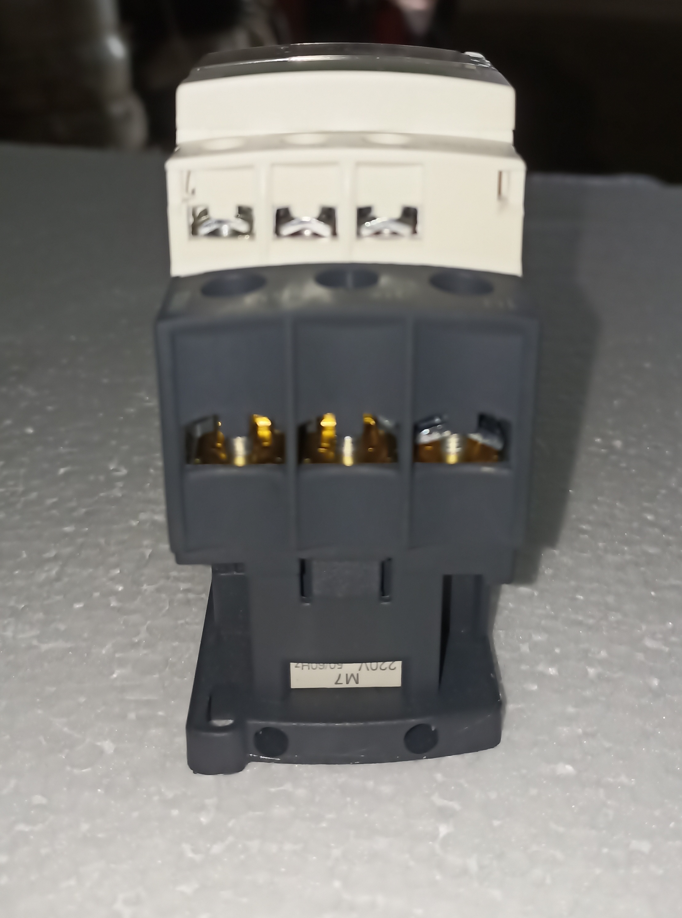 SCHNEIDER NEW LC1D25 CONTACTOR