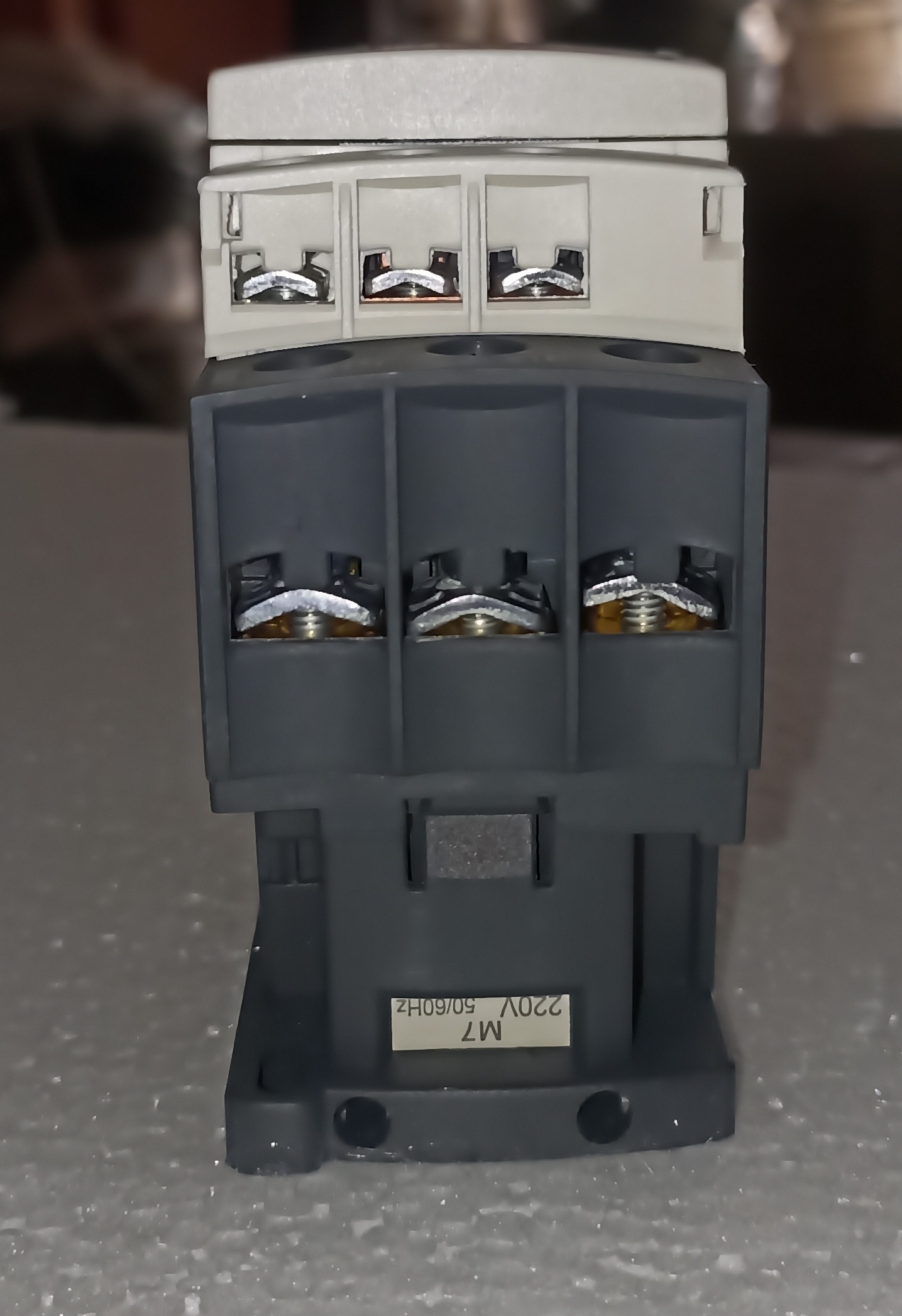 SCHNEIDER NEW LC1D32 CONTACTOR