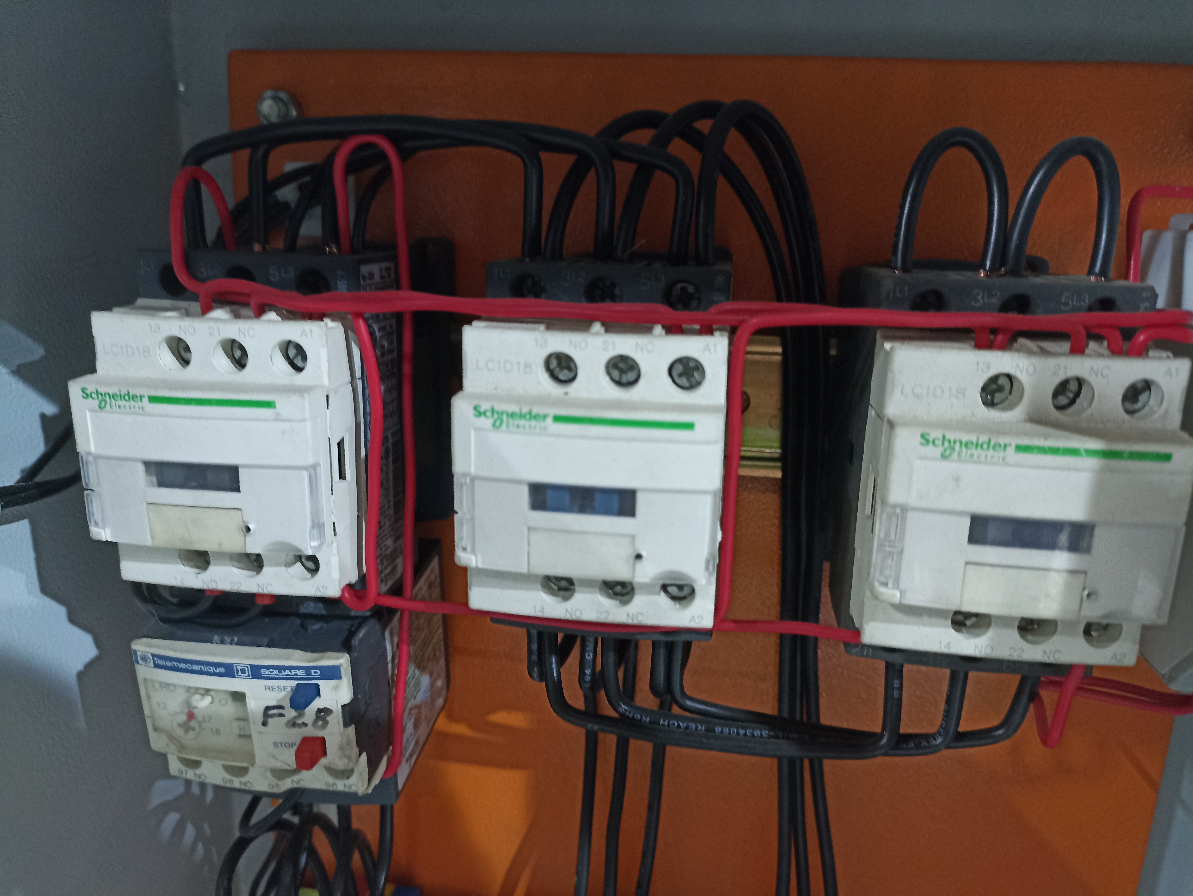 SCHNEIDER LC1D-18 STAR-DELTA STARTER