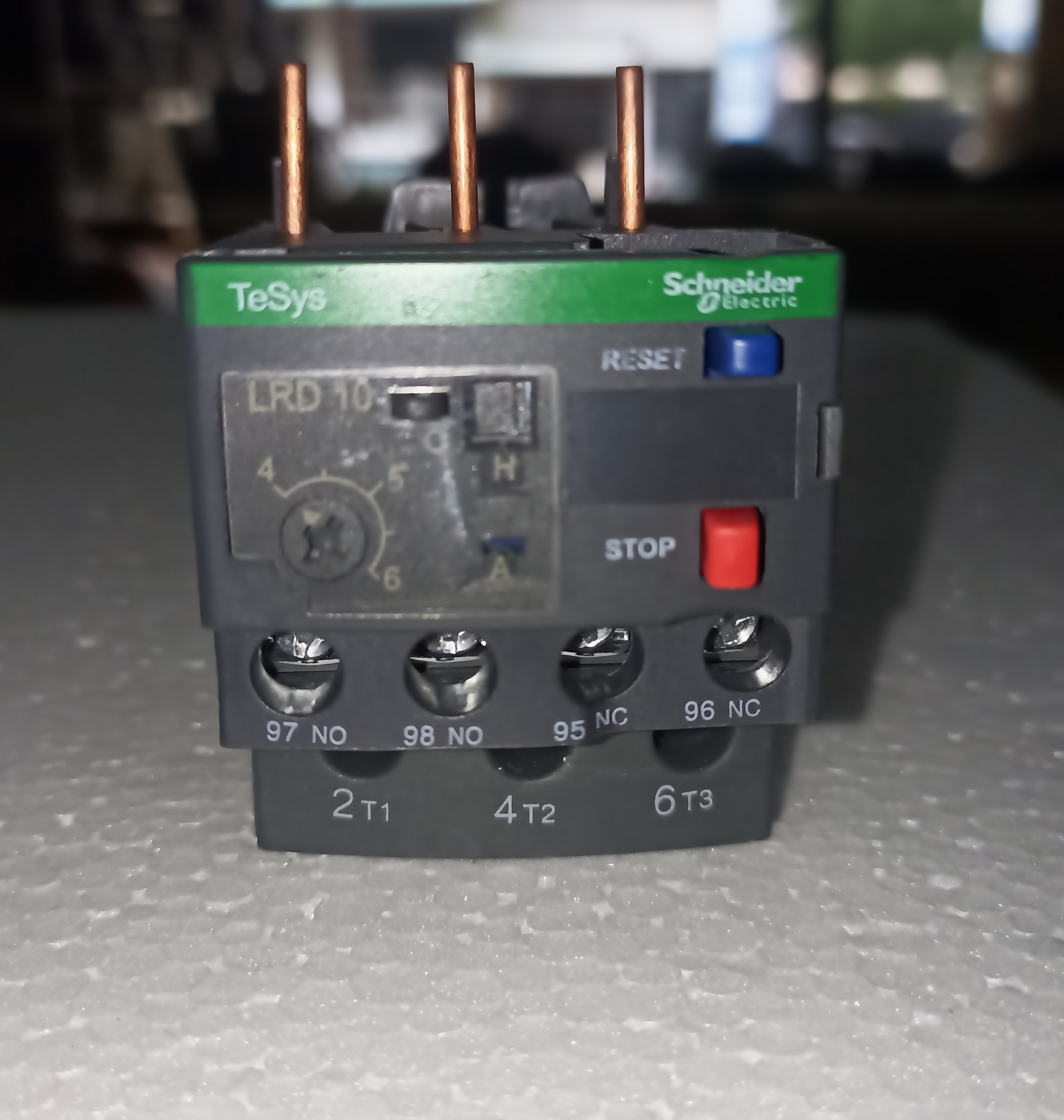 SCHNEIDER NEW (LRD 10) 4-6 A RELAY