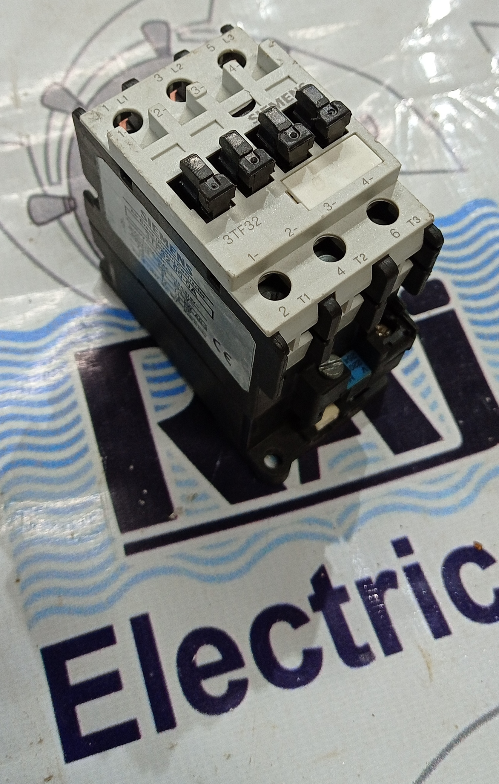 SIEMENS 3TF - 32 CONTACTOR
