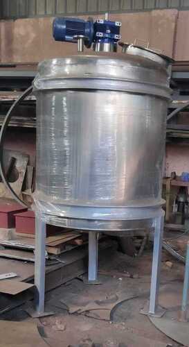 mixing storage tank