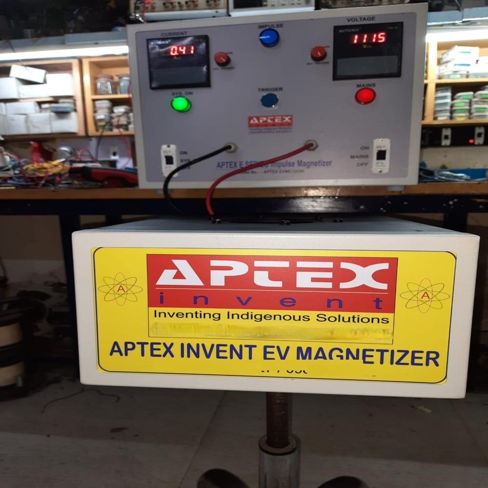 E rikshaw Magnet Charger