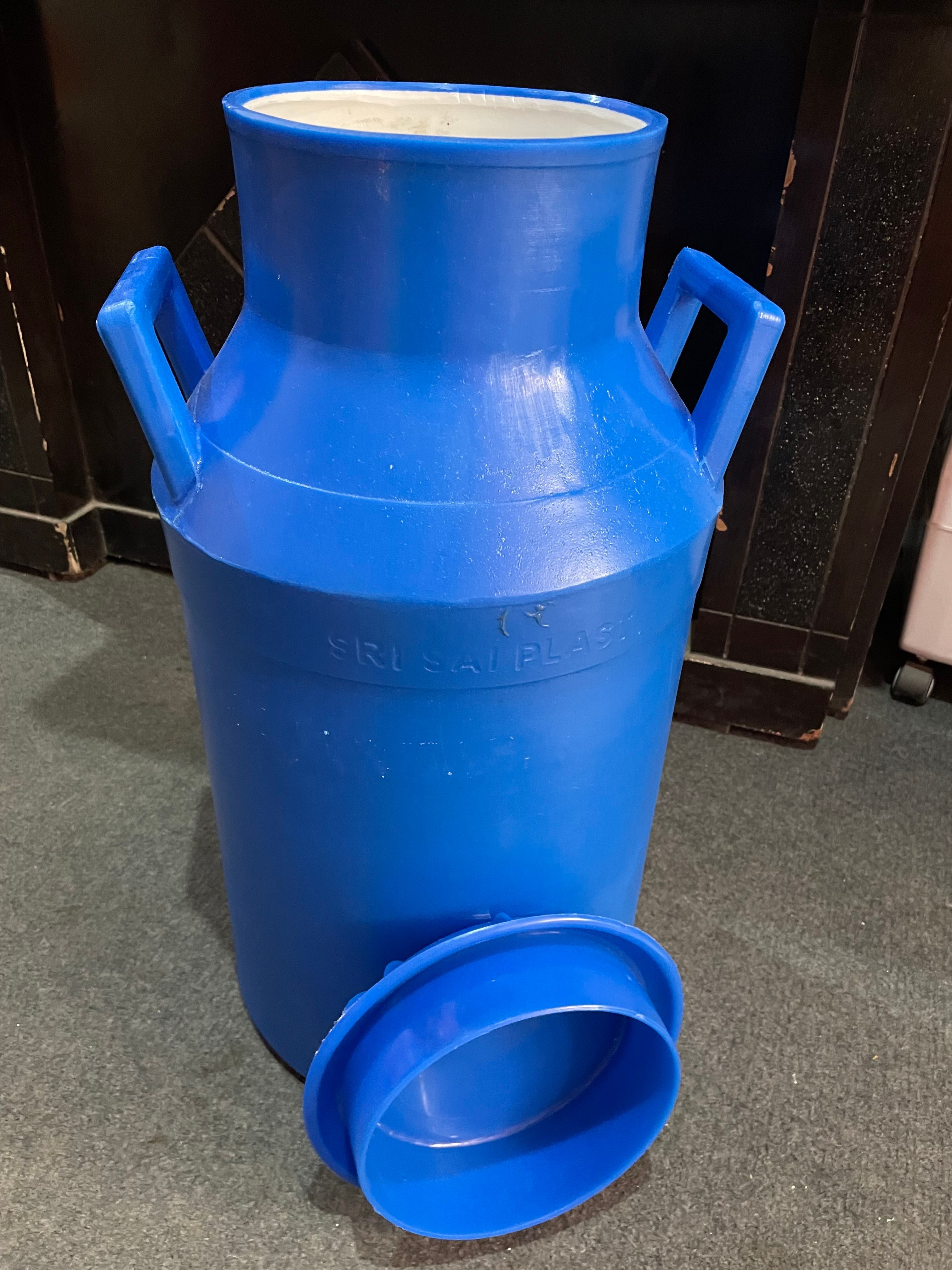 PLASTIC CAN MILK CAN 40 LTRS