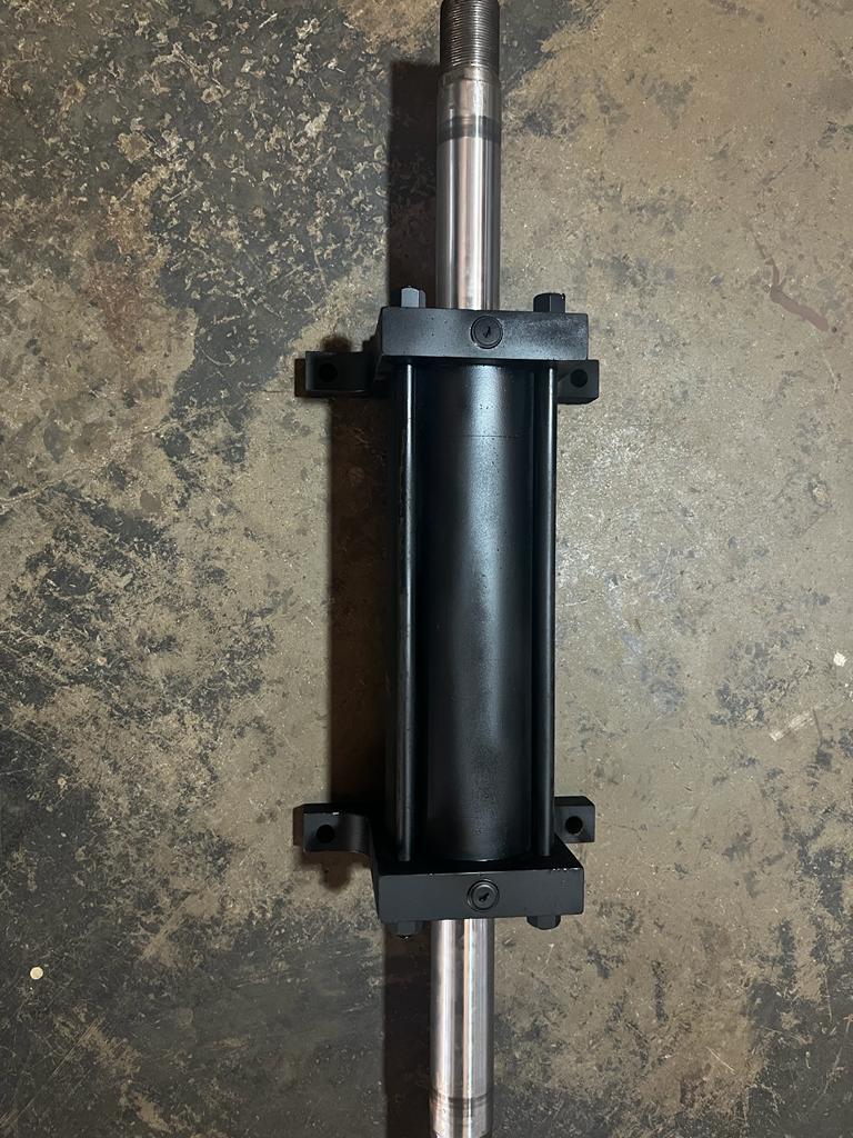 Double ended hydraulic cylinder