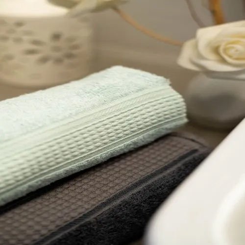 Green Dvaar Bamboo Hand Towel