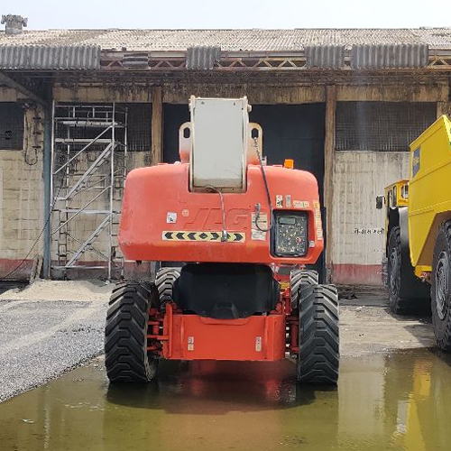 135 Feet JLG 1350 SJP Boom Lift