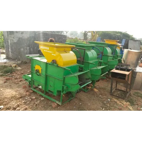 Groundnut Decorticator With Motor 250-300 Kg Hour