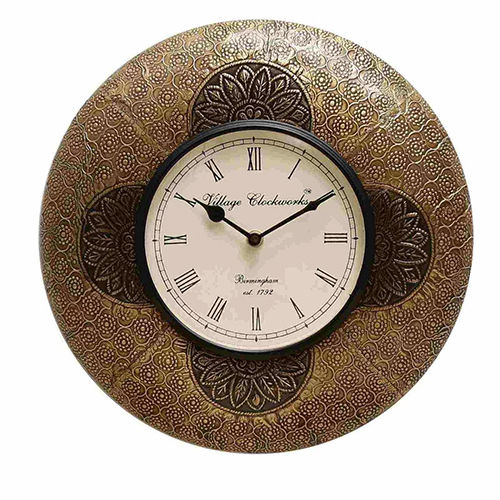 Brown Vintage Wall Clock To Enhance The Beauty Of Your Home