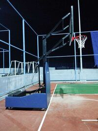 HYDRAULIC BASKETBALL POLE (MOVABLE)