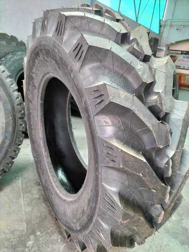 TRACTOR REAR  13-6-28 TYRE
