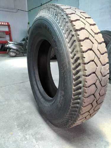 TRUCK REAR TYRE 900-20