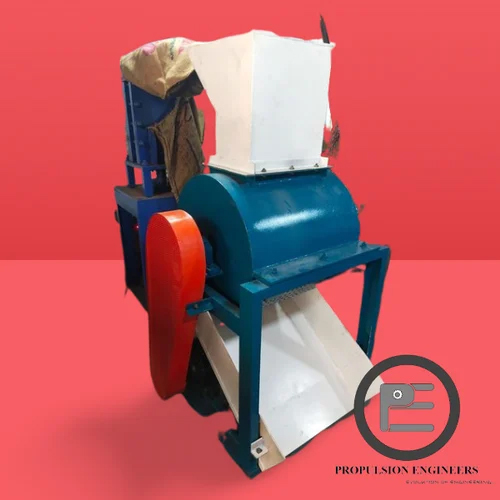 Soil Brick Crusher Machine - Steel Build, Manual Control System | Automatic Operation for Industrial Use