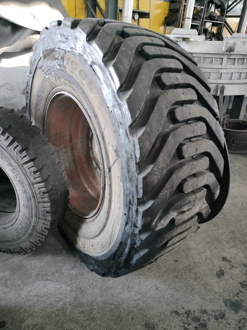 355/55d 625 Nhs Boom Lift Tyre