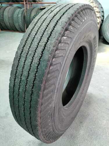 Tyre Rereading Size 1000-20 Truck Tyre - Car Make: Truck/Commercial Vehicle
