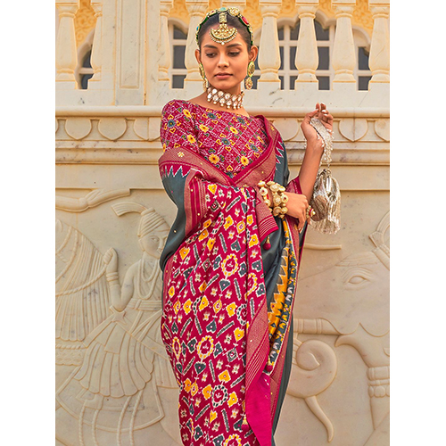 Pink Womens Silk Blend Grey Embellished Saree With Blouse Piece