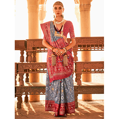 Womens Silk Blend Grey Woven Design Saree With Blouse टुकड़ा