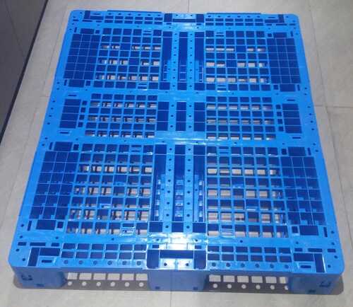 plastic pallet