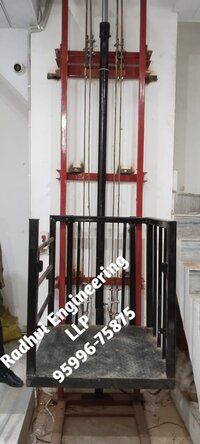 Warehouse Hydraulic Goods Lift