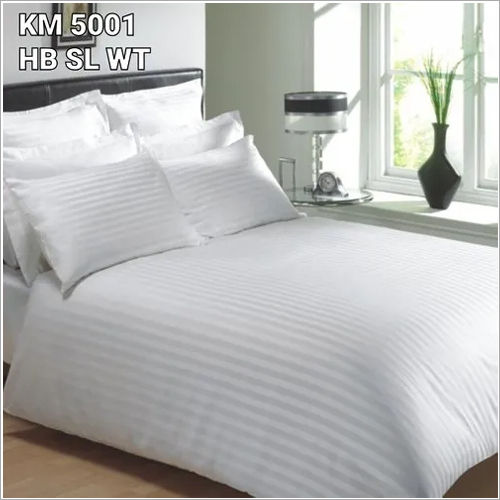 White Hotel Bed Sheet With Pillows