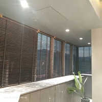 Wooden Venetian Blinds - High-quality Wood, Customized Sizes , Elegant Brown Color & Eco-friendly Design For Home, Office, And Cafe