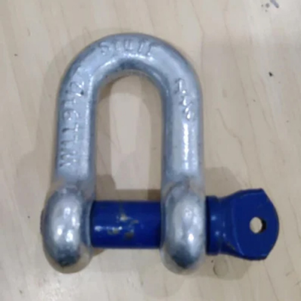 Steel D Shackle - Color: Red & Silver