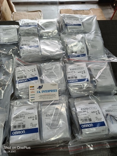 Omron E3ZG-D62-S Photoelectric Sensor
