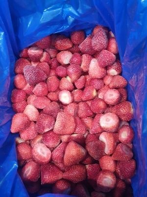 SCOOPED FROZEN STRAWBERRY FRUITS (WHOLE)