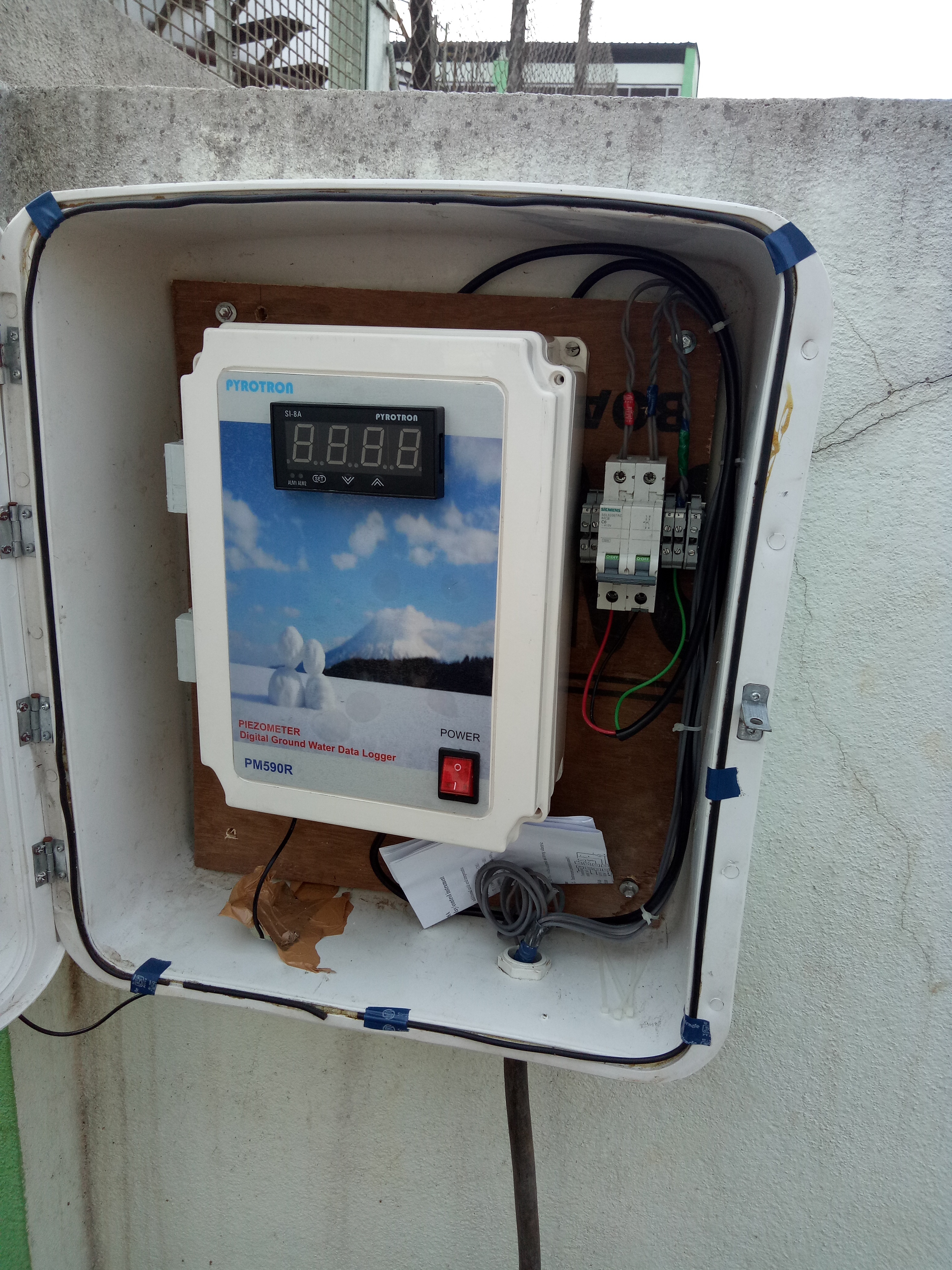 PIEZOMETER Digital Ground Water Level Recorder PM 590R