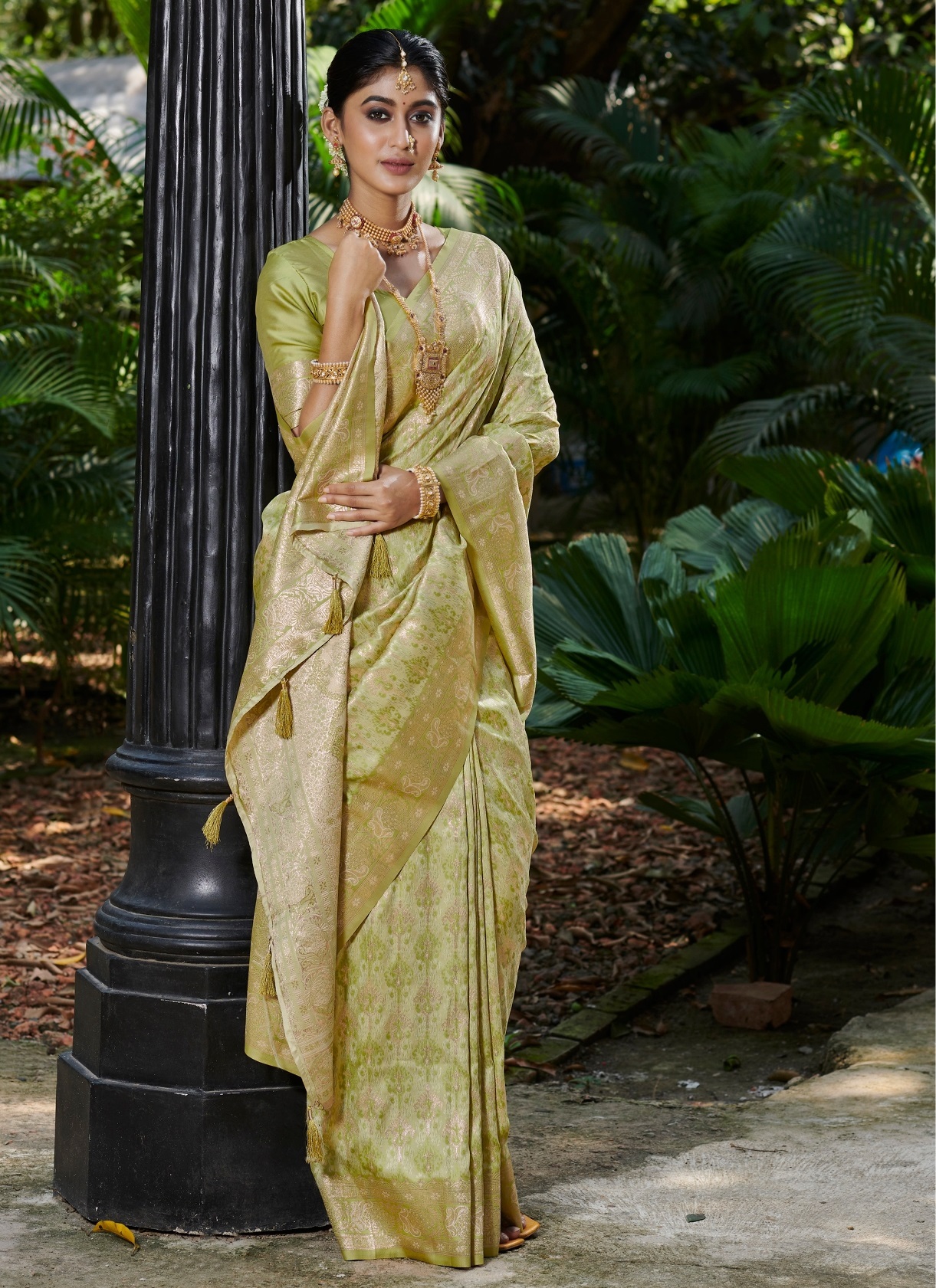 MYTHRI-Banarasi Jari Saree