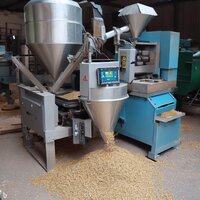 Animal feed processing machinery with grinder