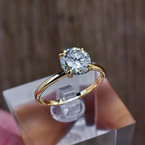 Round Cut Diamond Solitaire Engagement Ring