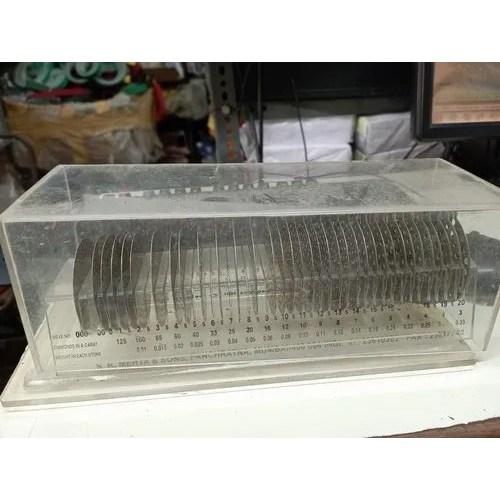 Acrylic Transparent Diamond Sieves Stand