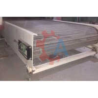 White Wire Mesh Conveyor