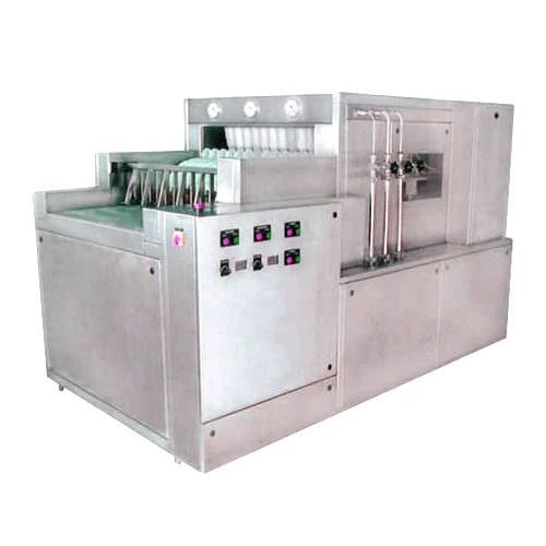 High Speed Linear Bottle Washing Machine Application: Beverage