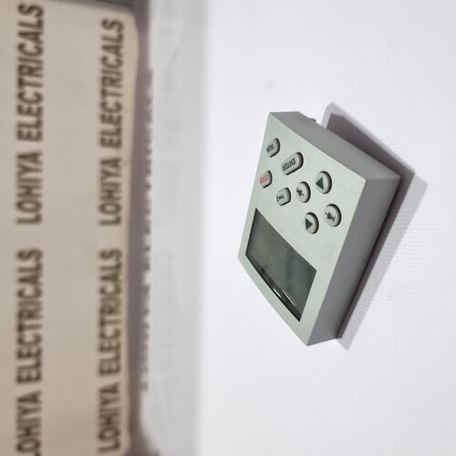 LENZE E82ZBC OPERATOR KEYPAD PANEL (USED CONDITION)