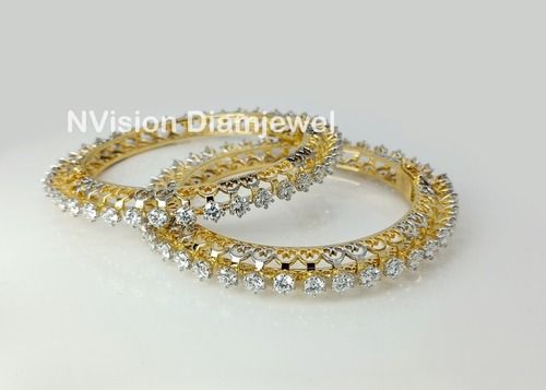 18KT Lab Grown Diamond Pacheli Solitaire Bangles