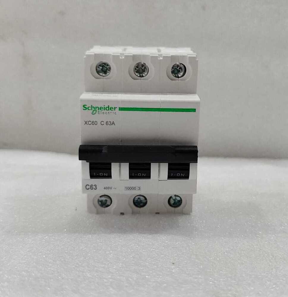 Schneider 3 Poll MCB