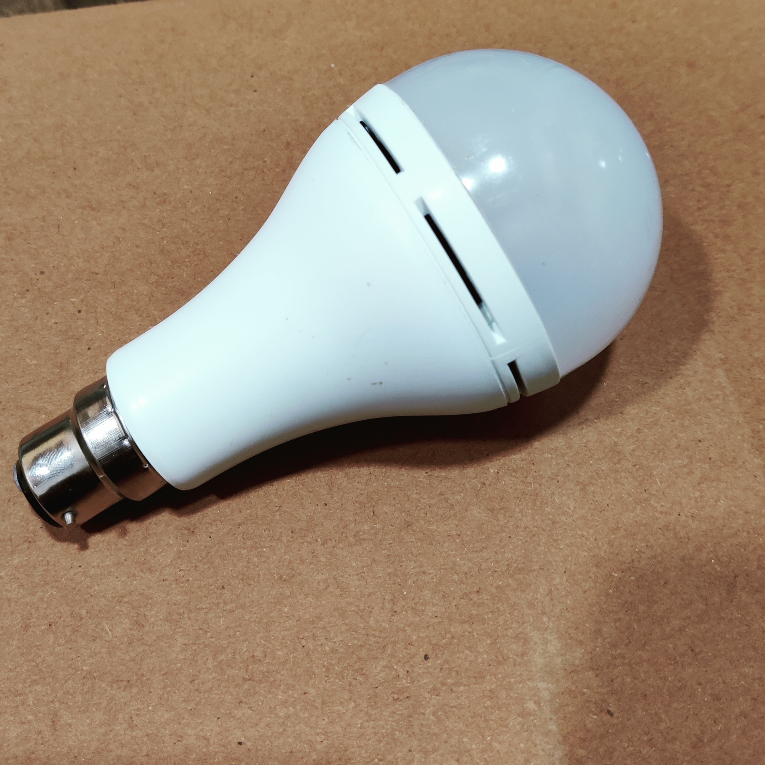 AC/DC Reachargebale Bulb Raw Material