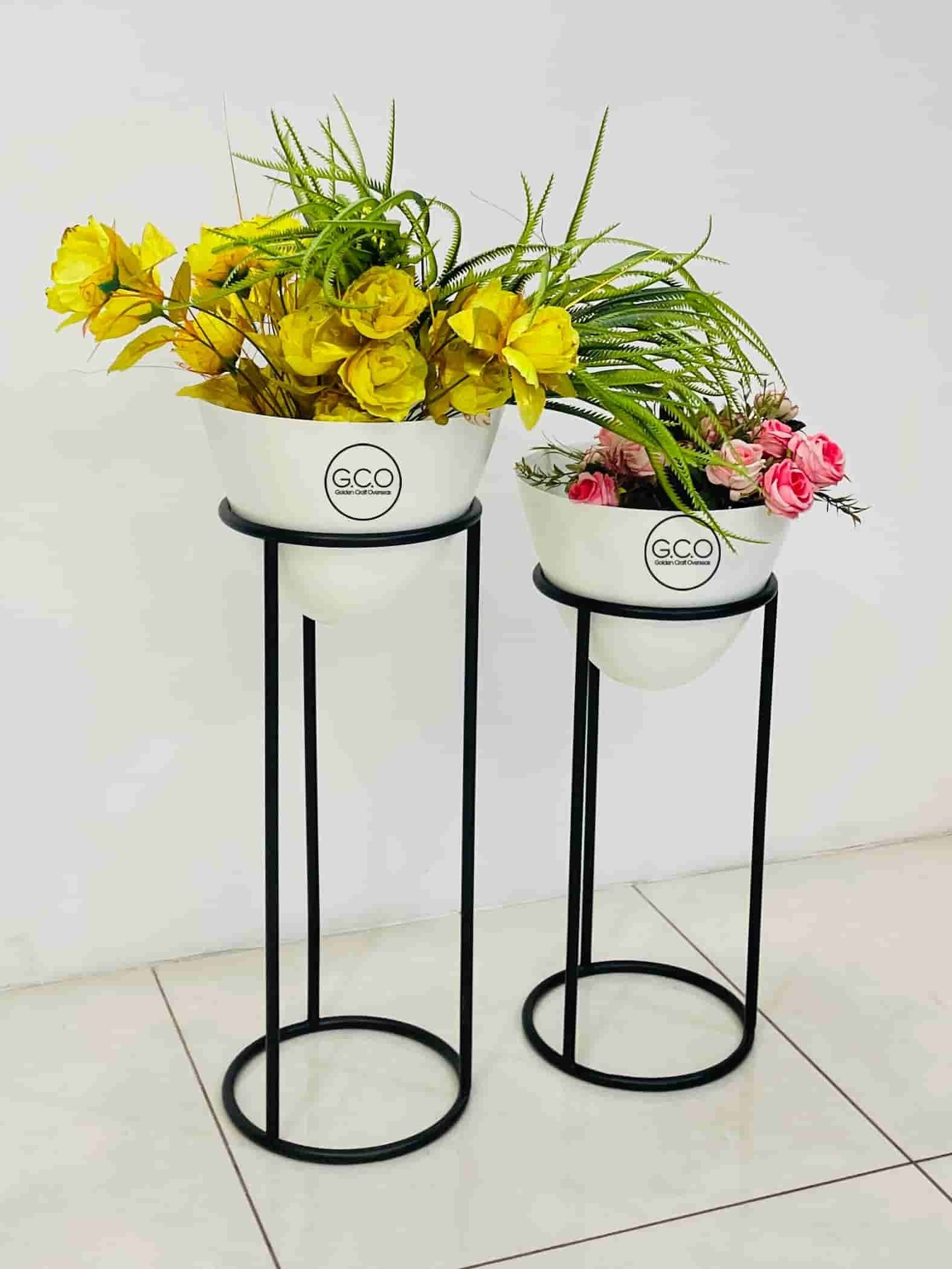 Black and White Planter Set of 2 Oval pots and straight stands for floral decorations