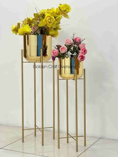 Gold Planter set of 2 in iron with plated and powder coated finish