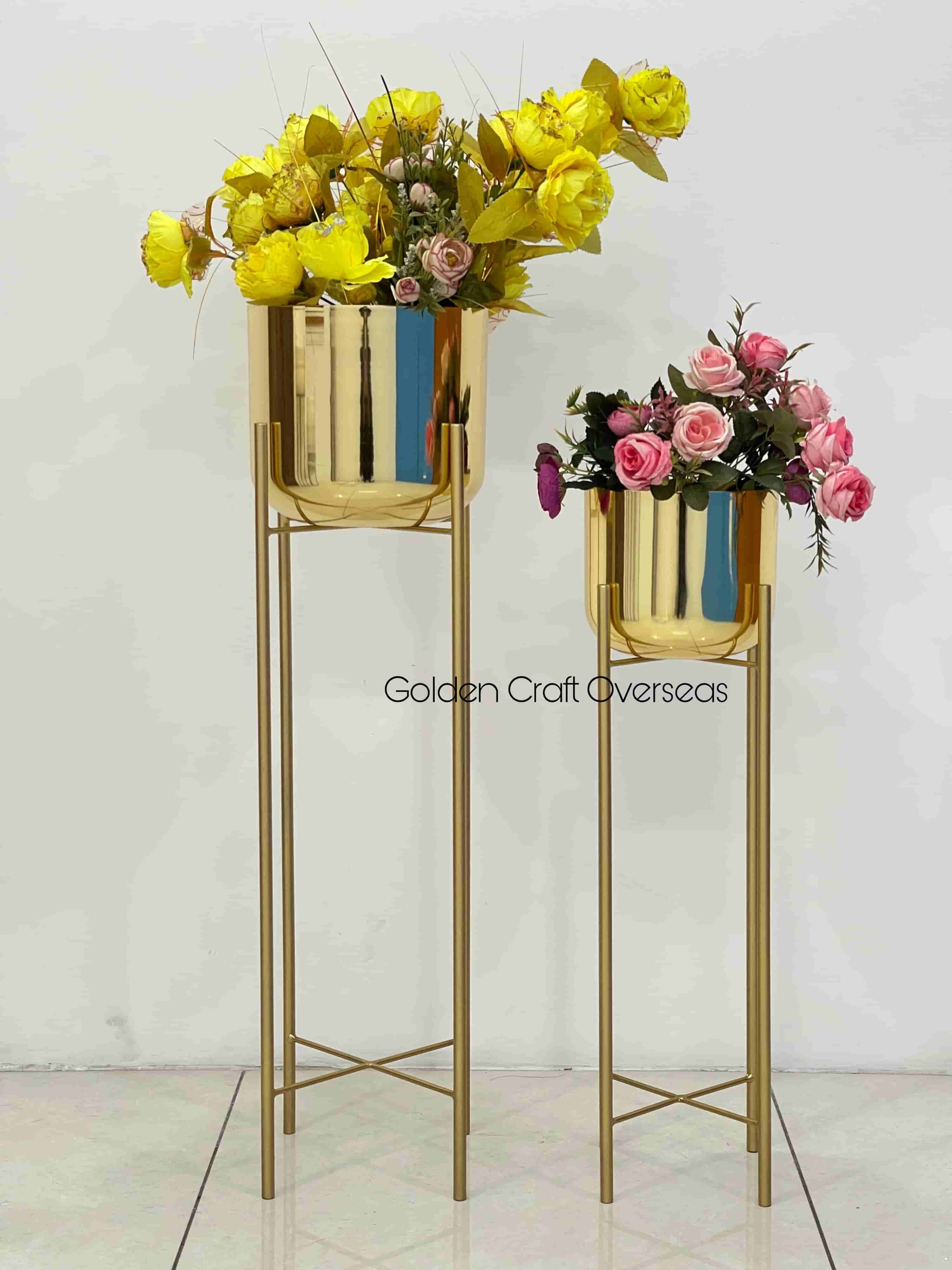 Gold Planter set of 2 in iron with plated and powder coated finish