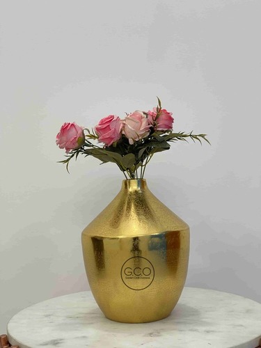Aluminium Flower Vase modern look gold plated finsh for interior flower decorations