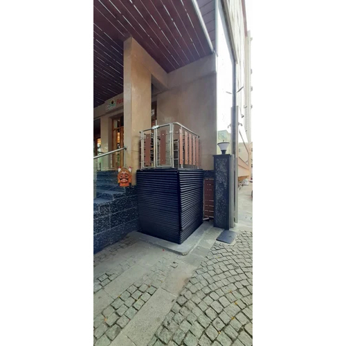 Scissor Lift With Safety Bellows