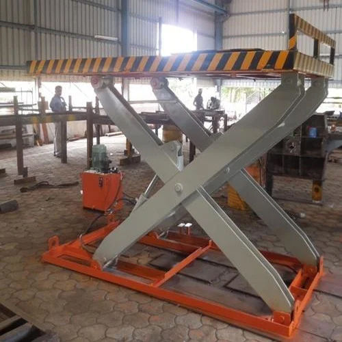 Merrit Truck Loading Scissor Lift Load Capacity: 0.5-1 Ton Tonne