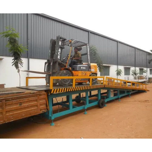 Strong Merrit Hydraulic Container Loading Ramp