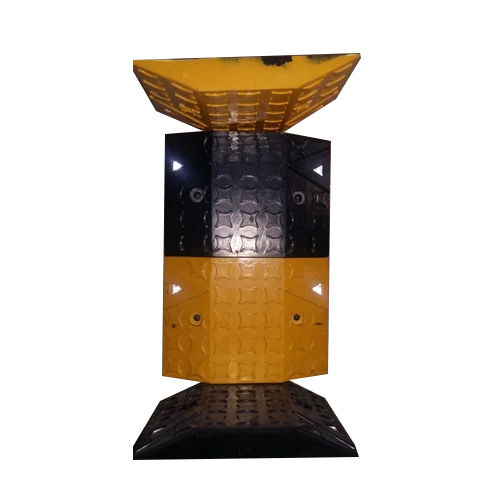 350 x 250 x 50 mm Star Model Rubber Speed Breaker