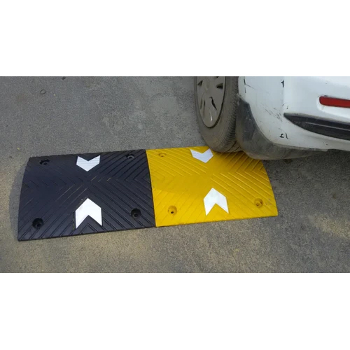 500 x 400 x 50 mm Arrow Rubber Speed Breaker for Traffic Calming