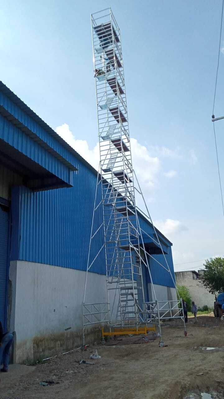 Aluminum Mobile Scaffold Tower With Chassis Beam