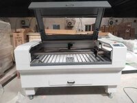 1390 Co2 Laser Engraving Machine - 1300mm X 900mm Cutting Area, 0-40,000 Mm/min Speed, Water-cooled Design, Supports Acrylic & Wood Engraving